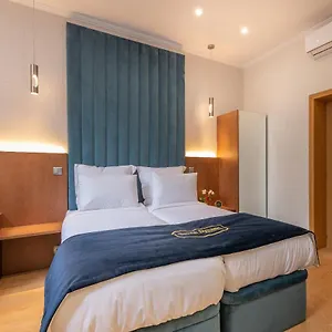 3* Pensión Seven Dreams